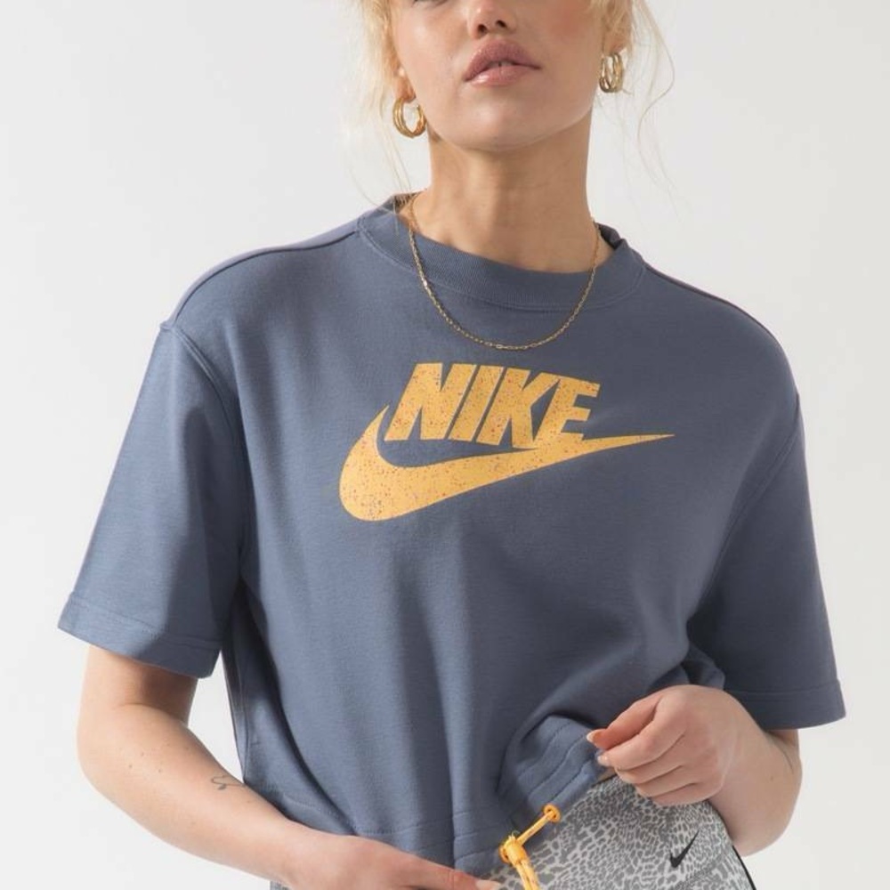 Nike plus Women's Sportswear Icon Clash Cropped T-Shirt Top